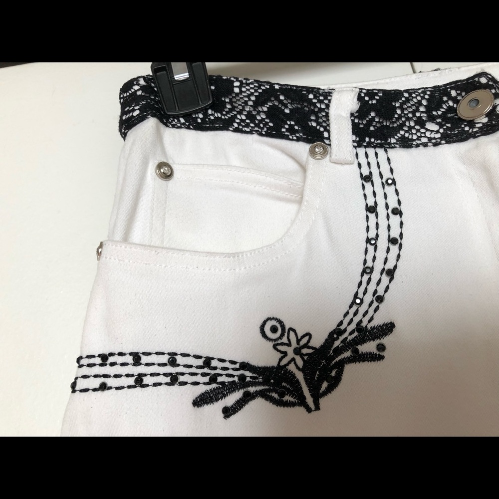 Christine Phillipe Denim Jeans Size 2 Embroidered Stretch fabric and pockets - Picture 9 of 13